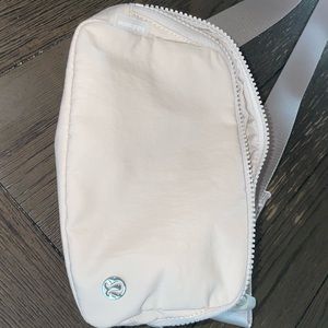 EUC condition Lululemon Belt Bag Opal